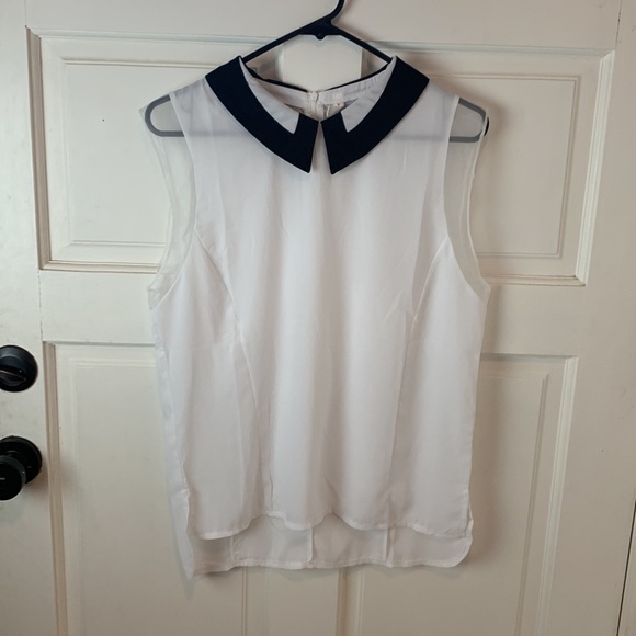 White blouse - Picture 2 of 5